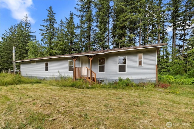 8363 Holly Ln, Maple Falls, WA 98266 - view of front facade featuring a front yard