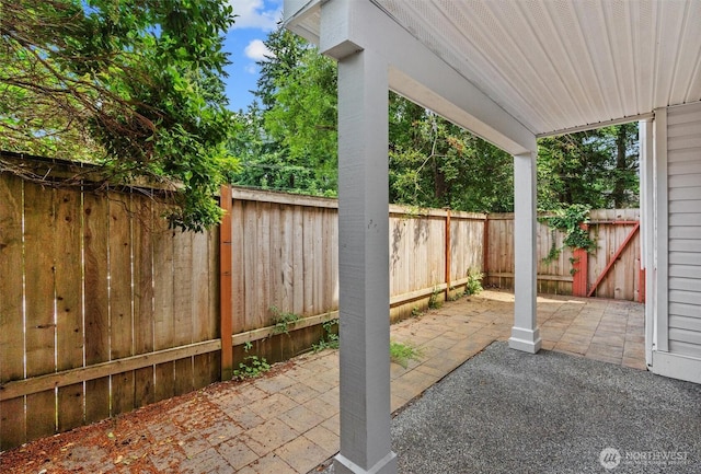 8629 240th St SW Unit B4, Edmonds, WA 98026 - fenced backyard featuring a patio area
