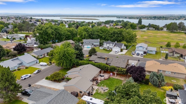 9307 Albert Way SE, Moses Lake, WA 98837 - aerial perspective of suburban area featuring a nearby body of water