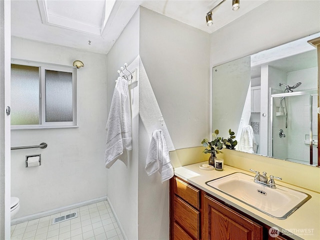 20219 7th Pl S, Des Moines, WA 98198 - full bath with vanity and a stall shower