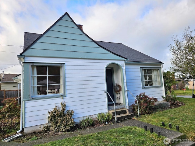 302 S Albert St, Port Angeles, WA 98362 - view of front facade with roof with shingles and entry steps