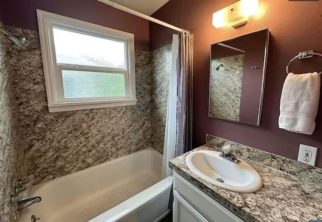 302 S Albert St, Port Angeles, WA 98362 - full bath featuring vanity and shower / tub combination