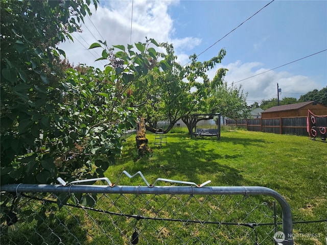 302 S Albert St, Port Angeles, WA 98362 - view of yard