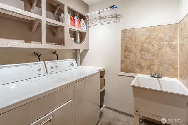 822 206th Ave NE, Sammamish, WA 98074 - washroom featuring washer and dryer