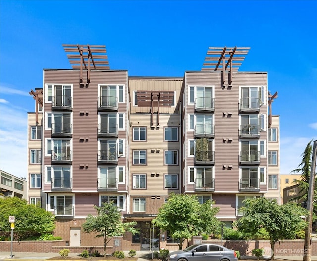 124 Bellevue Ave E Unit 504, Seattle, WA 98102 - view of apartment building / complex