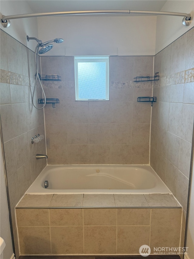 715 Ford Ave, Snohomish, WA 98290 - bathroom with tiled shower / bath combo