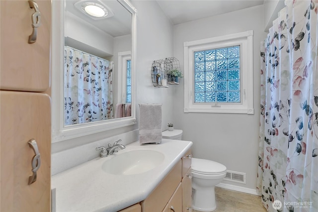 1317 23rd Ave SW, Puyallup, WA 98371 - bathroom featuring vanity and a shower with shower curtain