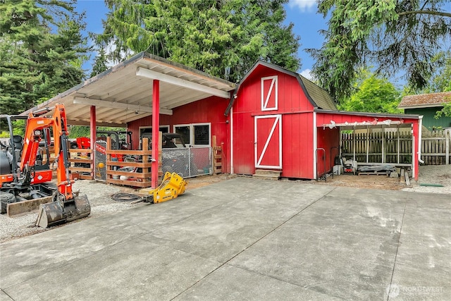 1317 23rd Ave SW, Puyallup, WA 98371 - view of barn featuring an exterior structure