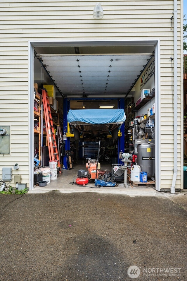 28713 207th Ave SE, Kent, WA 98042 - view of garage