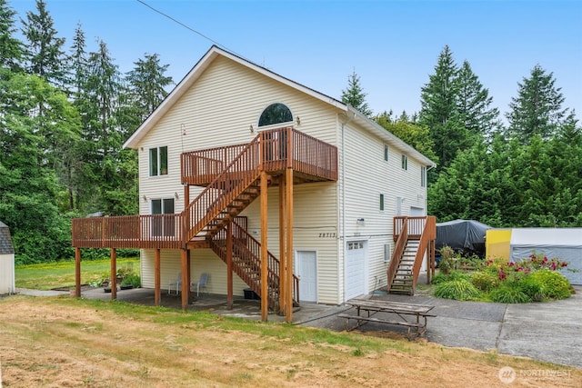 28713 207th Ave SE, Kent, WA 98042 - back of property with stairs and a deck