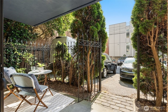 2219 Eastlake Ave E Unit 101, Seattle, WA 98102 - view of patio