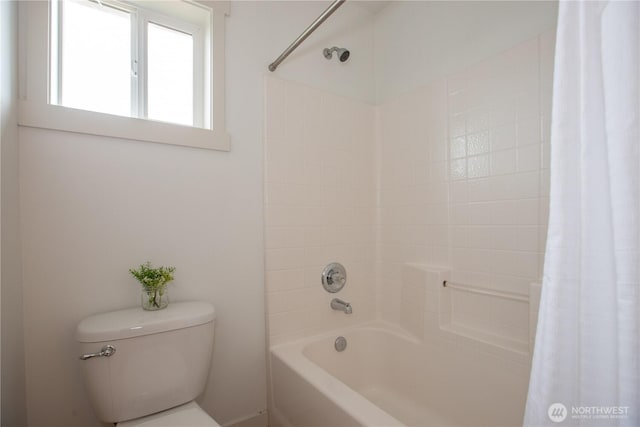 1344 Foreman Rd, Dupont, WA 98327 - full bathroom featuring toilet and shower / tub combo with curtain