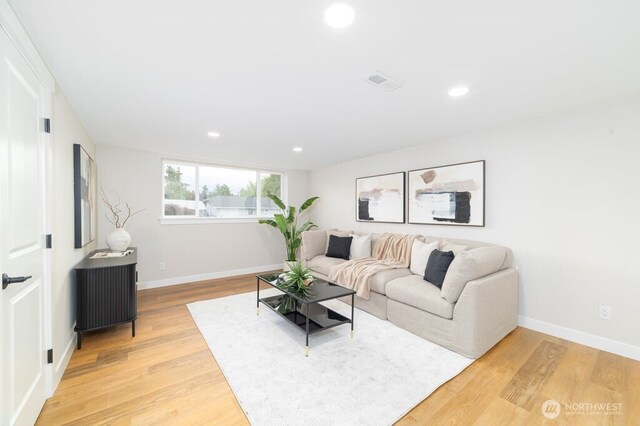 2316 67th Ave NE, Tacoma, WA 98422 - living area featuring light wood-type flooring and recessed lighting