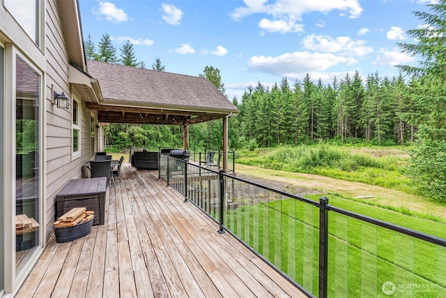 140 Bowers, Chehalis, WA 98532 - wooden terrace featuring a yard