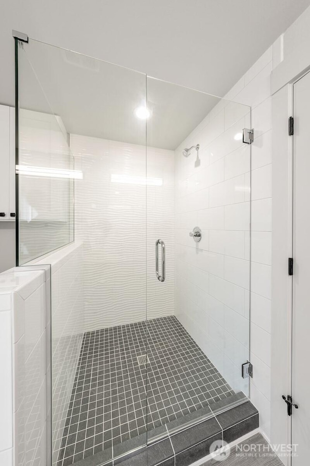102 NW 132nd St, Seattle, WA 98177 - full bath featuring a shower stall and washer / clothes dryer