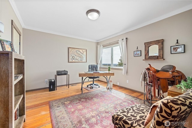 95 Horizon Ln, Chelan, WA 98816 - home office with crown molding and light wood-type flooring
