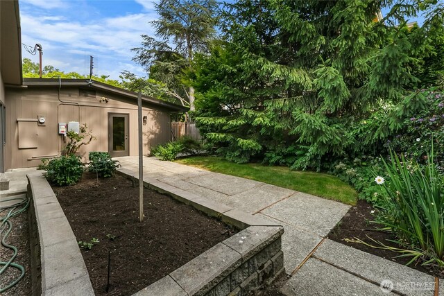 2325 38th Ave E, Seattle, WA 98112 - view of yard