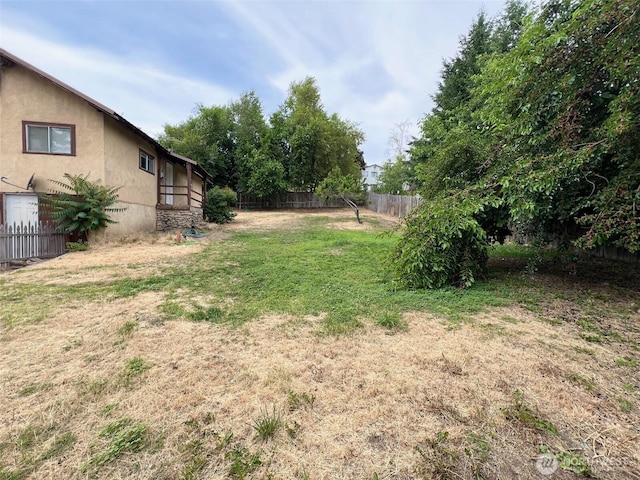 552 Maple St S, Okanogan, WA 98844 - view of yard