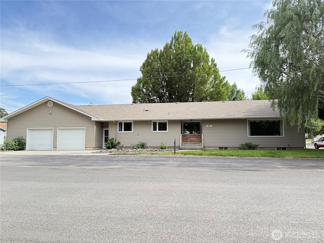 16 W Douglas St, Harrington, WA 99134 - single story home featuring a garage and driveway