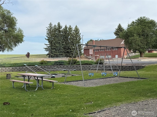 16 W Douglas St, Harrington, WA 99134 - view of property's community with a lawn