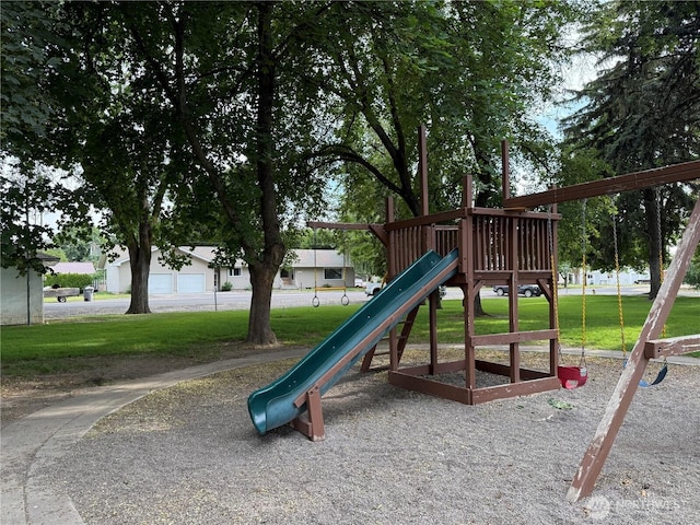 16 W Douglas St, Harrington, WA 99134 - communal playground with a lawn