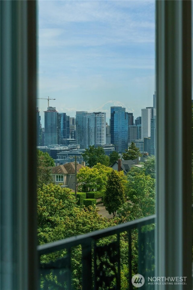 1818 Bigelow Ave N Unit 403, Seattle, WA 98109 - view of city skyline