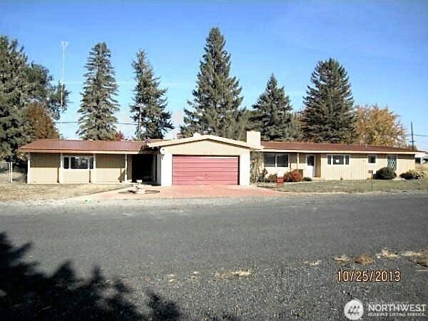 212 E Locust St, Coulee City, WA 99115 - photo 1