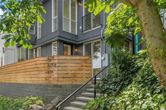 629A W Emerson Ave, Seattle, WA 98119 - view of exterior entry