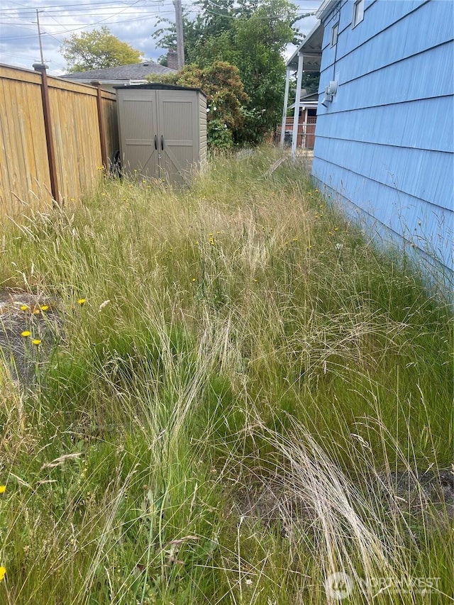 5006 N 28th, Tacoma, WA 98407 - view of yard featuring a storage shed