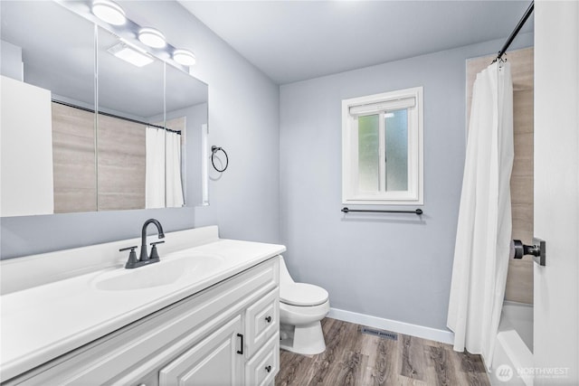 12608 NE 119th St Unit B8, Kirkland, WA 98034 - full bath featuring vanity, wood finished floors, and shower / bathtub combination with curtain