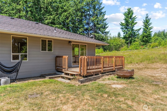 106 Barba Rd, Castle Rock, WA 98611 - wooden terrace with a lawn
