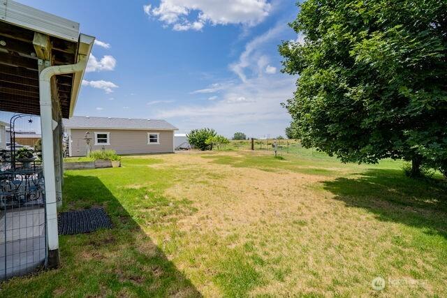 1448 Rd C NE, Moses Lake, WA 98837 - view of green lawn