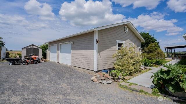 1448 Rd C NE, Moses Lake, WA 98837 - detached garage with a shed
