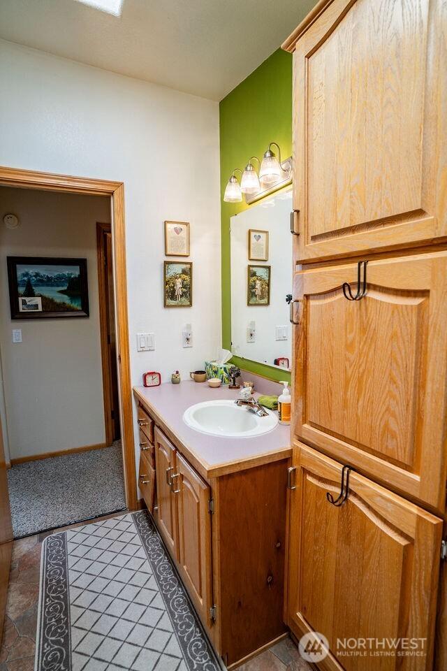 1448 Rd C NE, Moses Lake, WA 98837 - bathroom with vanity