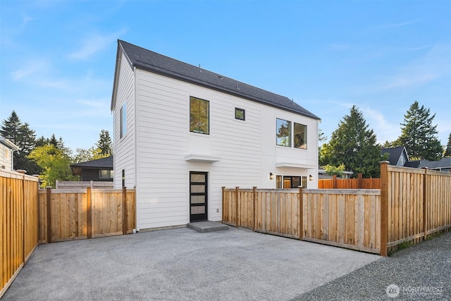 9224 36th Ave SW Unit 2, Seattle, WA 98126 - back of house with a patio area