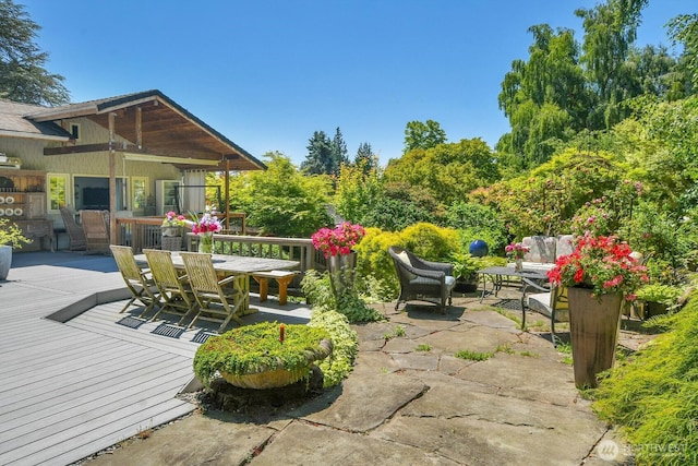 16525 39th Ave NE, Lake Forest Park, WA 98155 - view of patio with outdoor dining area and a wooden deck