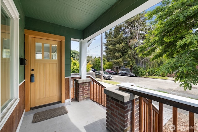 6427 Flora Ave S, Seattle, WA 98108 - view of exterior entry with covered porch