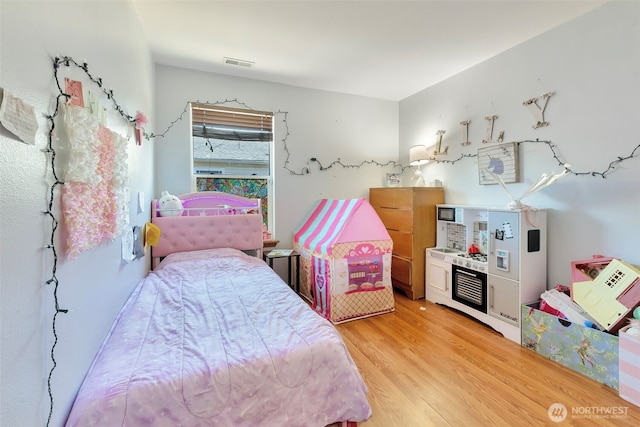 109 Nelsen St NE, Orting, WA 98360 - bedroom featuring light wood-style floors