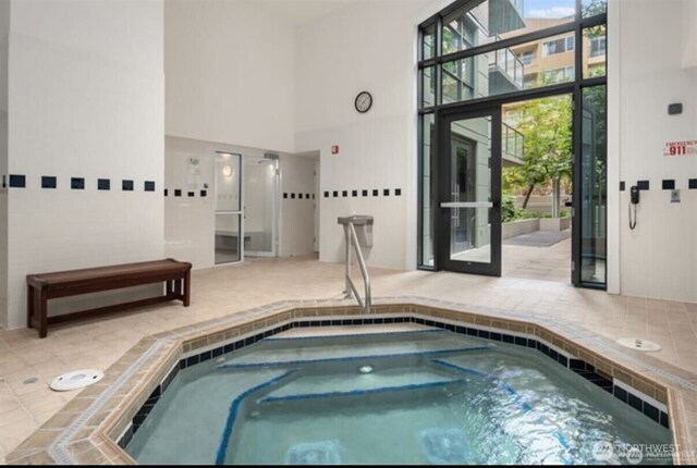1420 Terry Ave Unit 907, Seattle, WA 98101 - view of pool featuring a hot tub and a pool