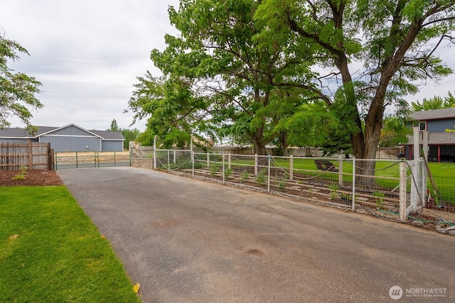 7649 Mcdougal Ave NE, Moses Lake, WA 98837 - view of front of home with a gate
