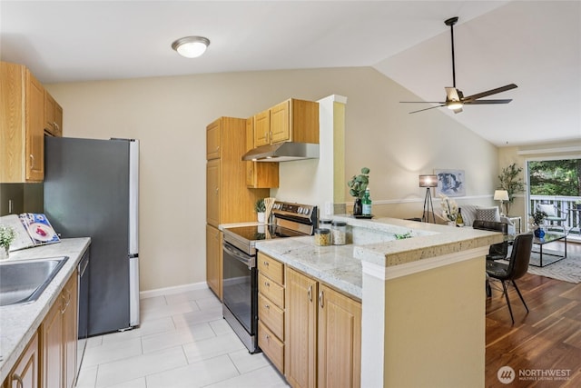 13145 102nd Ln NE Unit 6, Kirkland, WA 98034 - kitchen with stainless steel appliances, under cabinet range hood, vaulted ceiling, open floor plan, and ceiling fan