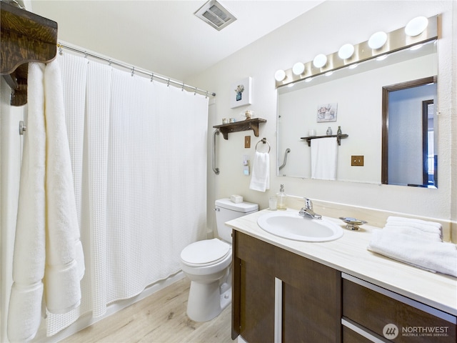 5511 Chokecherry Cir W, University Place, WA 98467 - full bath with vanity and wood finished floors