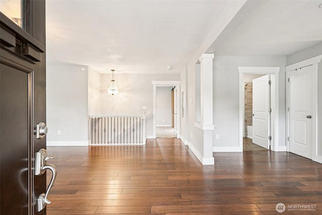 611 Elizabeth St, Sumner, WA 98390 - entrance foyer featuring hardwood / wood-style floors and baseboards