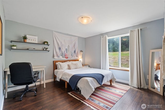 130 Kimberlund Ln, Chehalis, WA 98532 - bedroom with dark wood-type flooring and a desk
