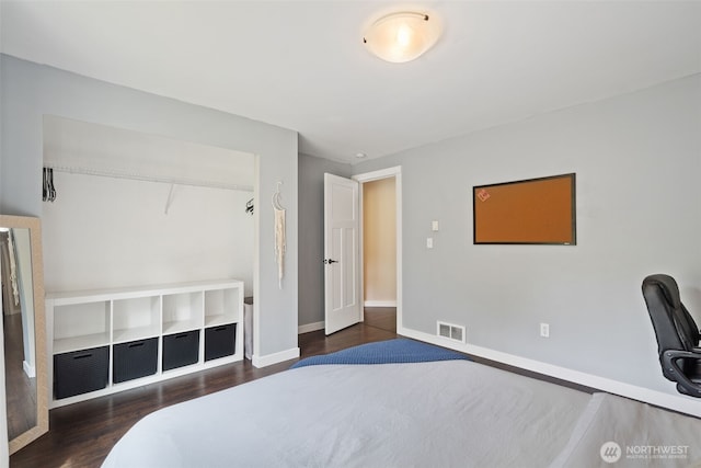 130 Kimberlund Ln, Chehalis, WA 98532 - bedroom with wood finished floors and a closet