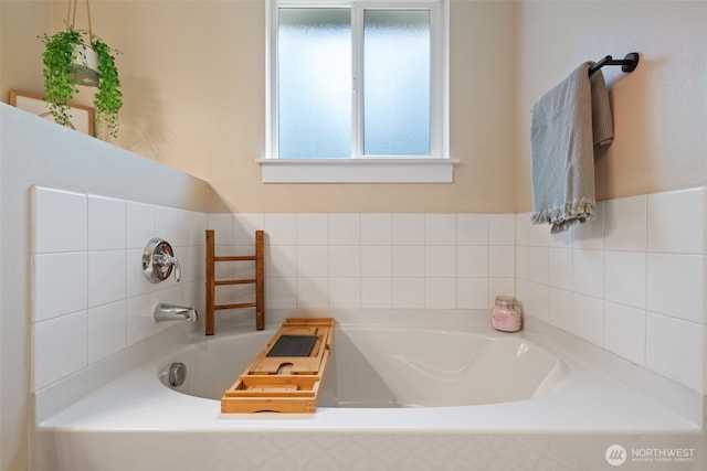 130 Kimberlund Ln, Chehalis, WA 98532 - bathroom featuring a bath