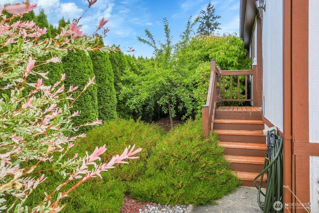 1427 100th St SW Unit 160, Everett, WA 98204 - view of yard featuring stairs