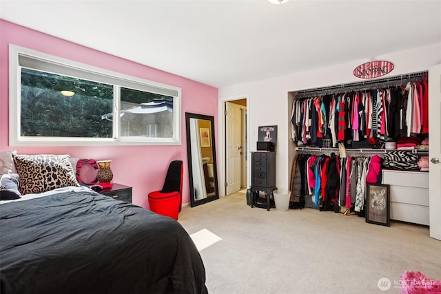 7622 130th Ave NE, Kirkland, WA 98033 - bedroom with carpet and a closet