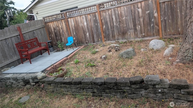 538 NW Ensign Dr, Oak Harbor, WA 98277 - view of yard with a patio