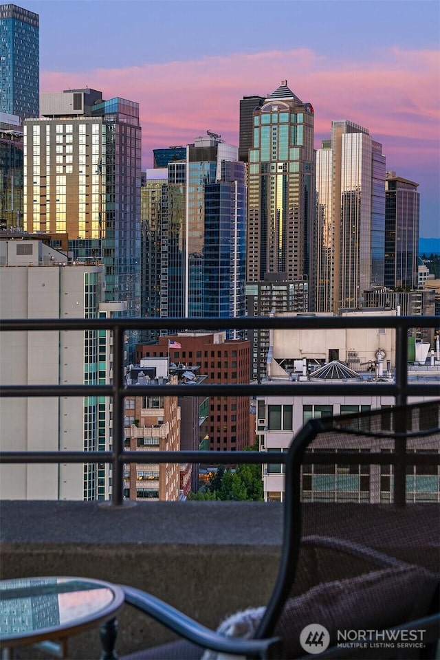 2125 1st Ave Unit 3003, Seattle, WA 98121 - view of city skyline